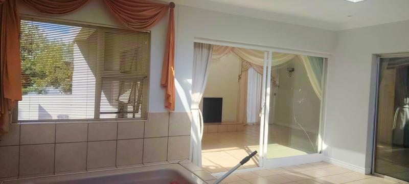 6 Bedroom Property for Sale in Noordheuwel Gauteng