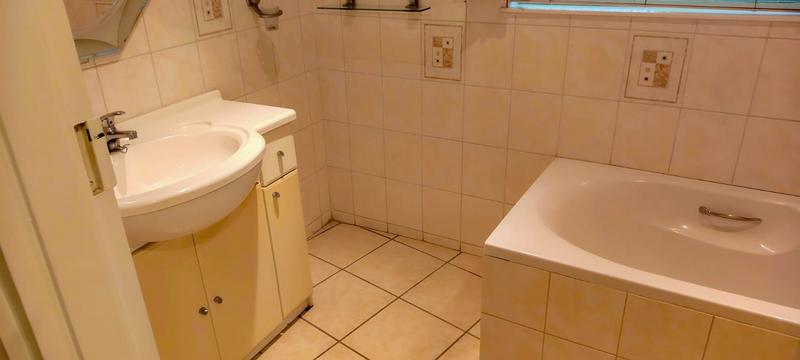 6 Bedroom Property for Sale in Noordheuwel Gauteng