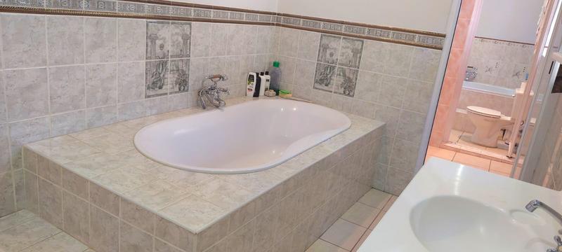 6 Bedroom Property for Sale in Noordheuwel Gauteng