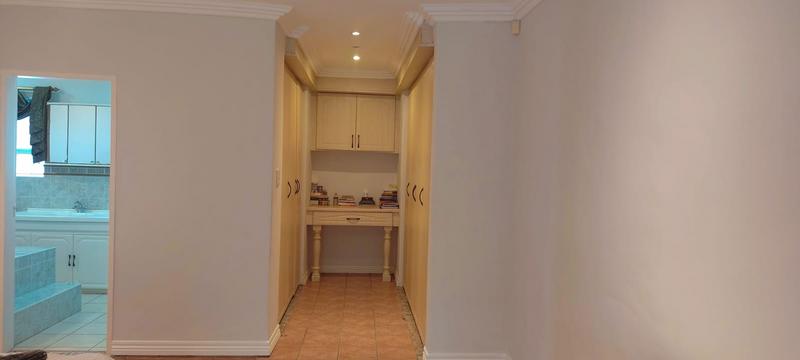 6 Bedroom Property for Sale in Noordheuwel Gauteng