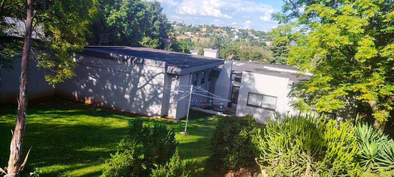 6 Bedroom Property for Sale in Noordheuwel Gauteng