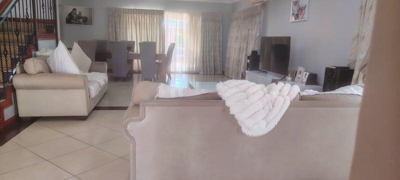 4 Bedroom Property for Sale in Willowbrook Gauteng