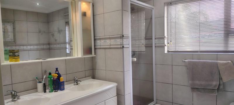 4 Bedroom Property for Sale in Willowbrook Gauteng