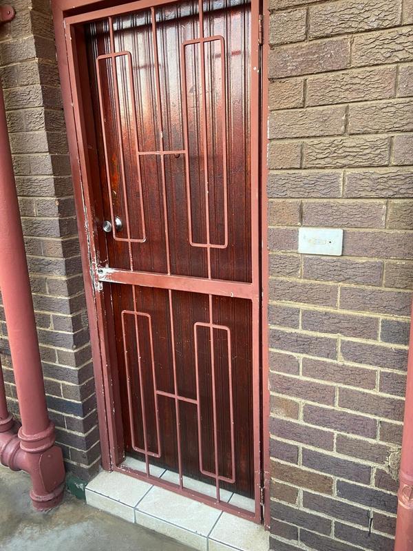 To Let 1 Bedroom Property for Rent in Croydon Gauteng