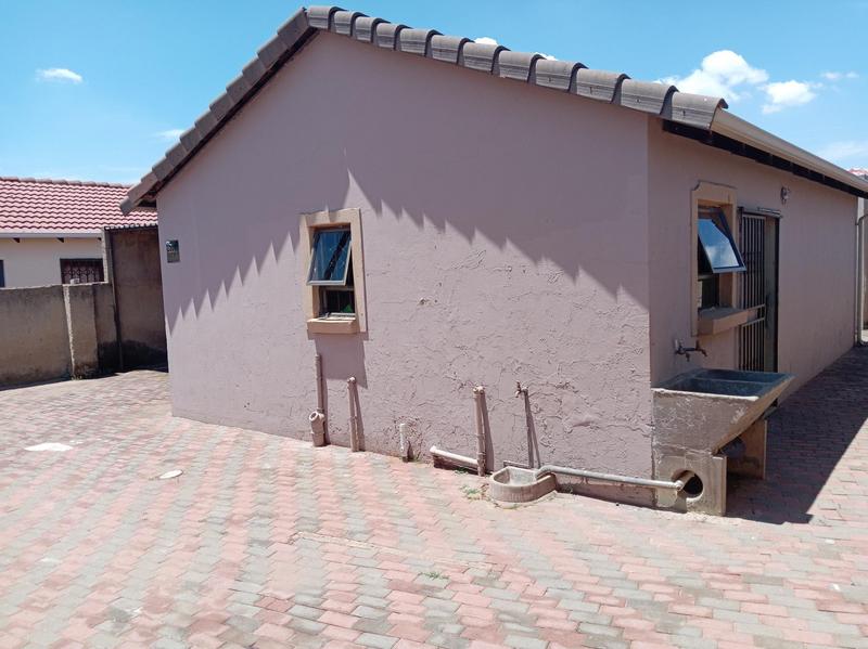 3 Bedroom Property for Sale in Protea Glen Gauteng
