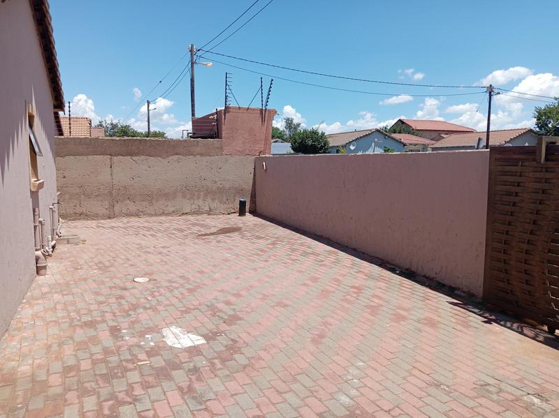 3 Bedroom Property for Sale in Protea Glen Gauteng