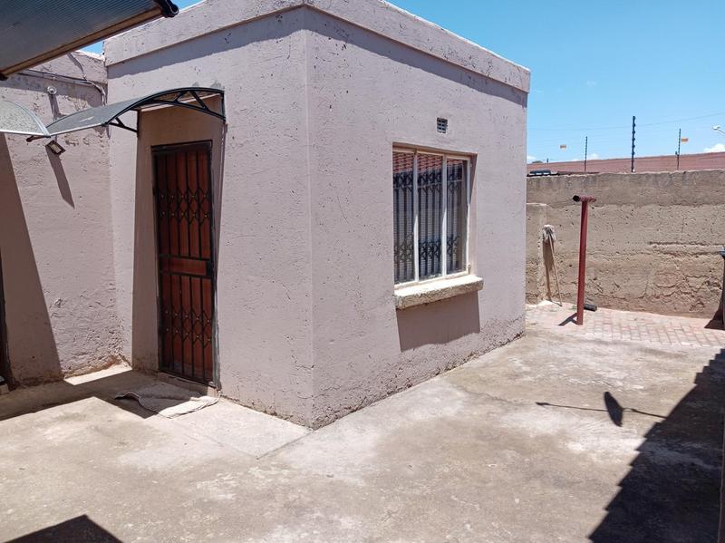 3 Bedroom Property for Sale in Protea Glen Gauteng