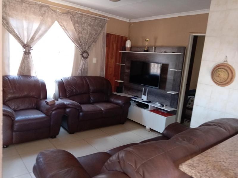 3 Bedroom Property for Sale in Protea Glen Gauteng