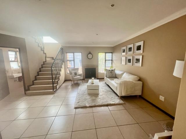 To Let 3 Bedroom Property for Rent in Ruimsig Gauteng