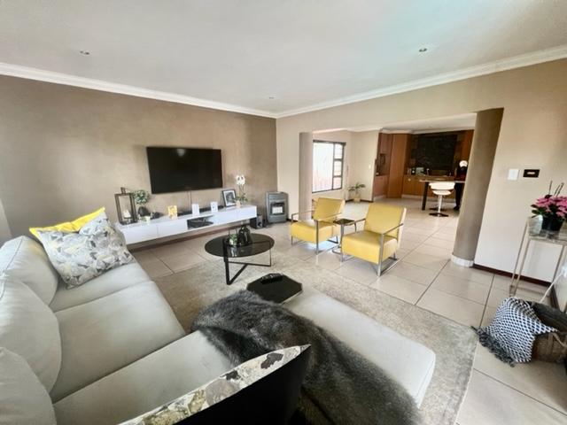 To Let 3 Bedroom Property for Rent in Ruimsig Gauteng