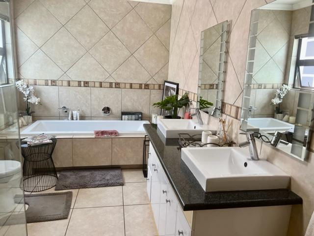 To Let 3 Bedroom Property for Rent in Ruimsig Gauteng