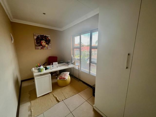 To Let 3 Bedroom Property for Rent in Ruimsig Gauteng