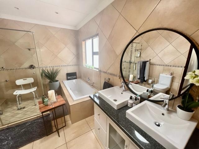 To Let 3 Bedroom Property for Rent in Ruimsig Gauteng