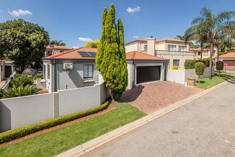 3 Bedroom Property for Sale in Ruimsig Gauteng