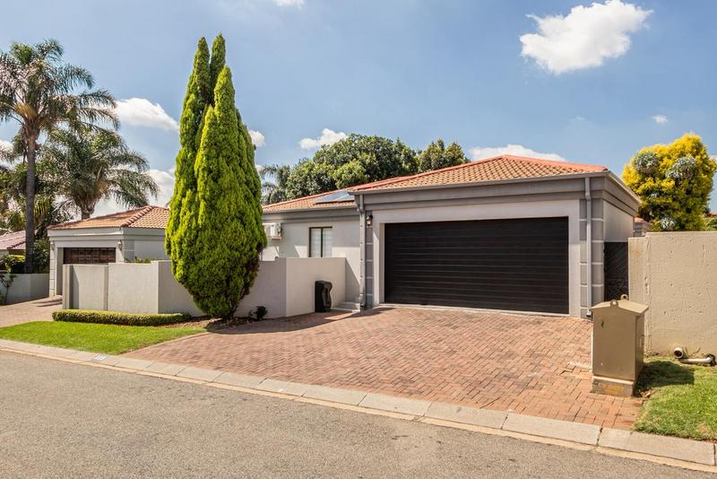 3 Bedroom Property for Sale in Ruimsig Gauteng