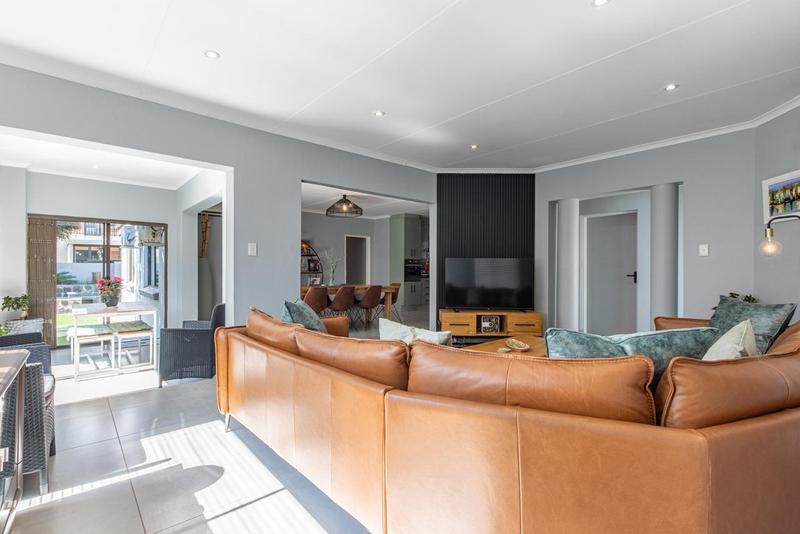 3 Bedroom Property for Sale in Ruimsig Gauteng