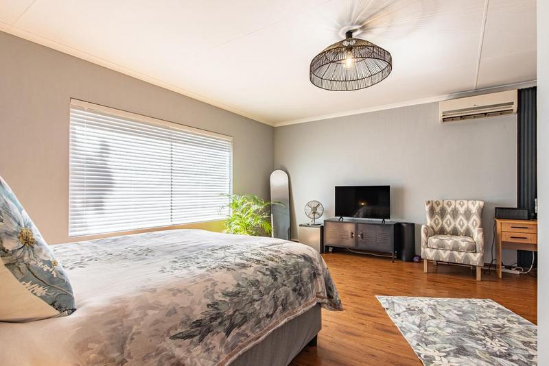 3 Bedroom Property for Sale in Ruimsig Gauteng