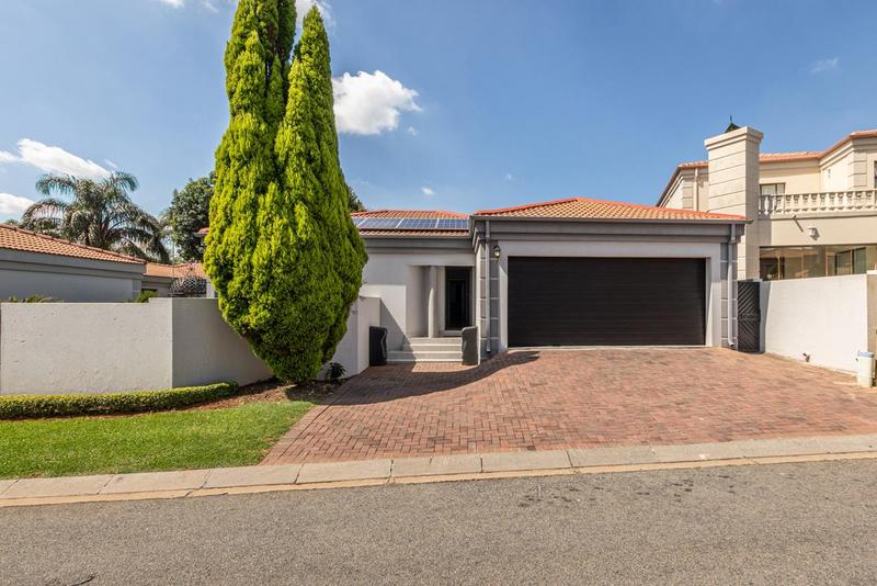 3 Bedroom Property for Sale in Ruimsig Gauteng