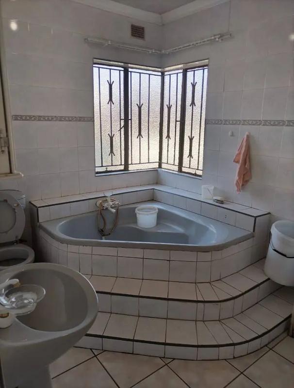 4 Bedroom Property for Sale in Katlehong South Gauteng