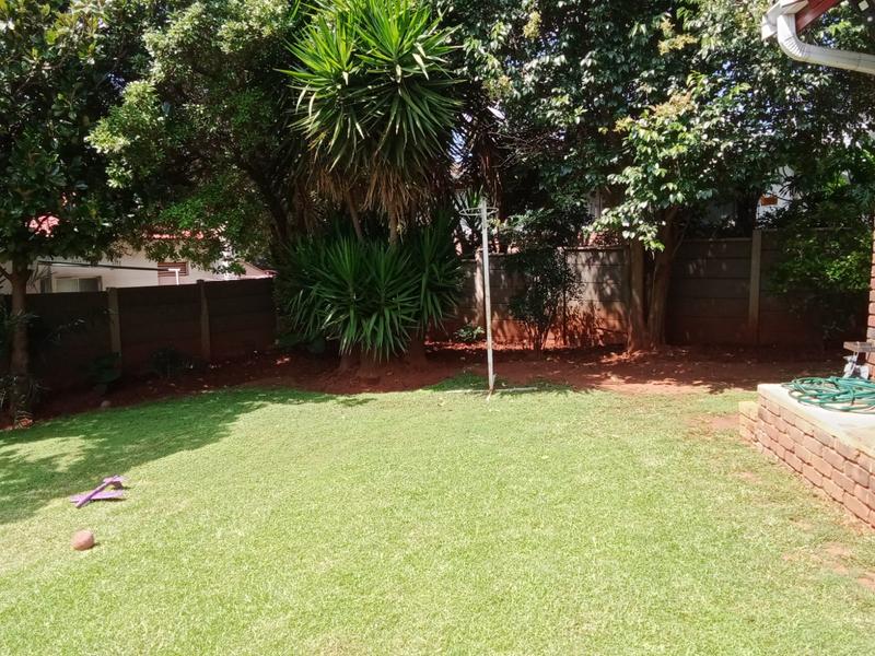 3 Bedroom Property for Sale in Helderkruin Gauteng