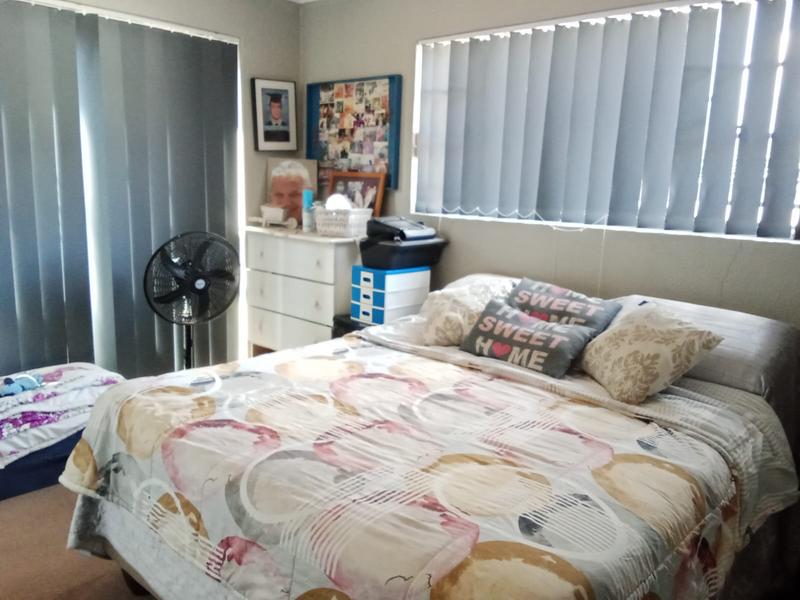 3 Bedroom Property for Sale in Helderkruin Gauteng