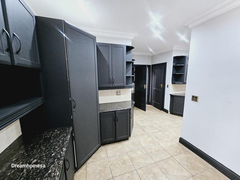 To Let 5 Bedroom Property for Rent in Houghton Estate Gauteng