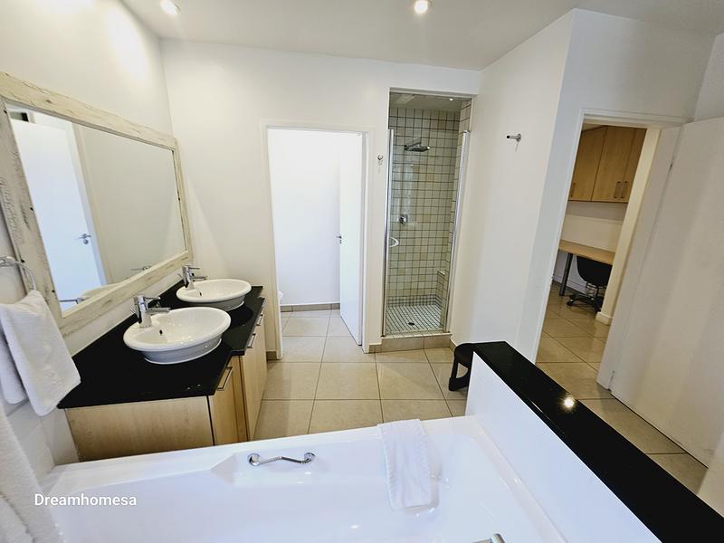 To Let 3 Bedroom Property for Rent in Benmore Gauteng