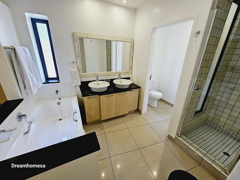 To Let 3 Bedroom Property for Rent in Benmore Gauteng