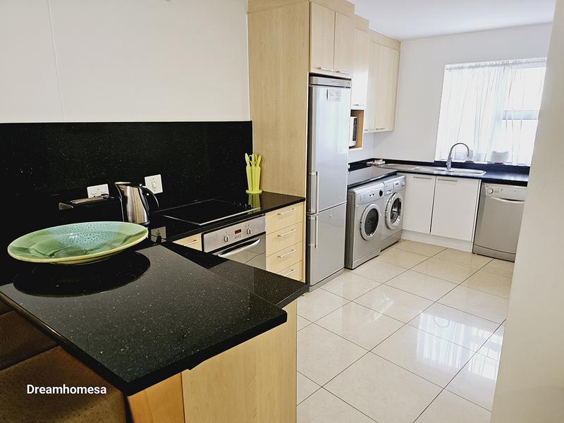 To Let 3 Bedroom Property for Rent in Benmore Gauteng