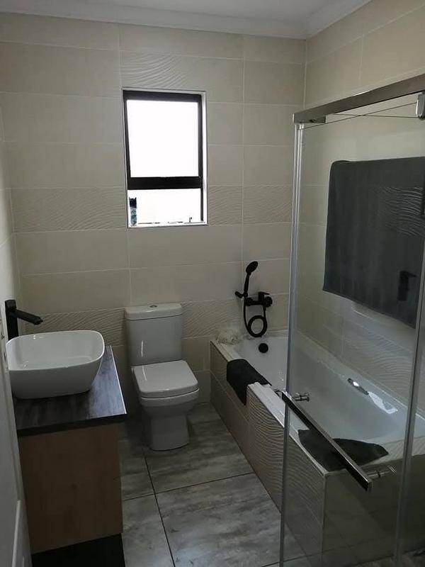 To Let 2 Bedroom Property for Rent in Rothdene Gauteng