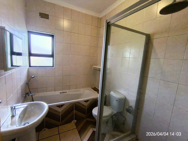 To Let 2 Bedroom Property for Rent in Lonehill Gauteng