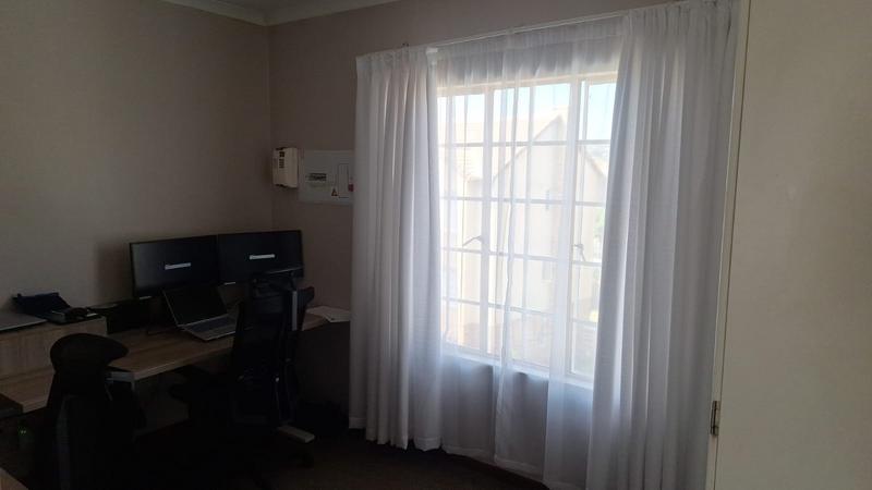 2 Bedroom Property for Sale in Noordheuwel Gauteng