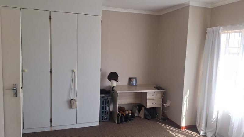 2 Bedroom Property for Sale in Noordheuwel Gauteng