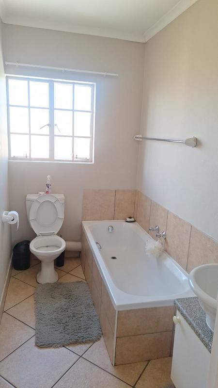 2 Bedroom Property for Sale in Noordheuwel Gauteng