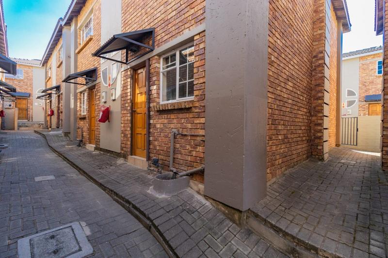 To Let 2 Bedroom Property for Rent in Birchleigh Gauteng