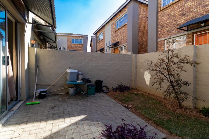 To Let 2 Bedroom Property for Rent in Birchleigh Gauteng