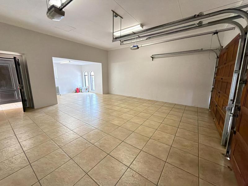 To Let 4 Bedroom Property for Rent in Dainfern Golf Estate Gauteng