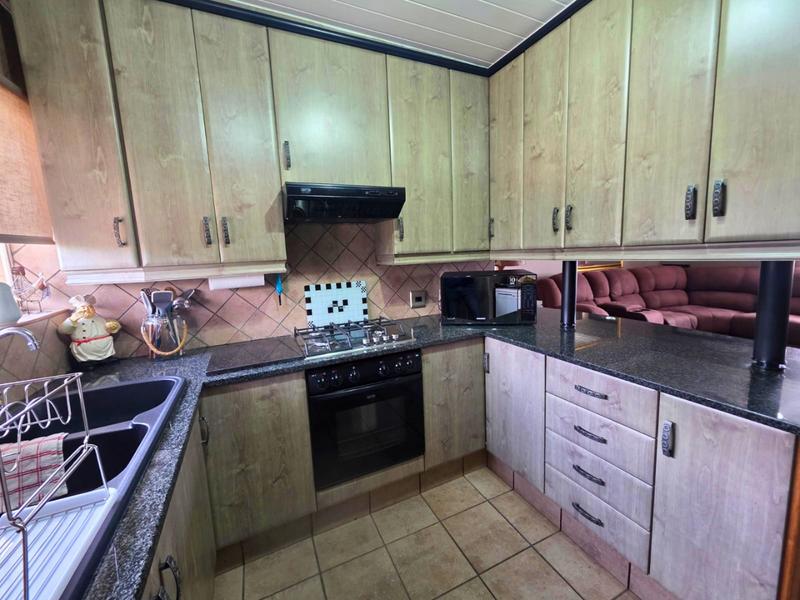 3 Bedroom Property for Sale in Birchleigh Gauteng