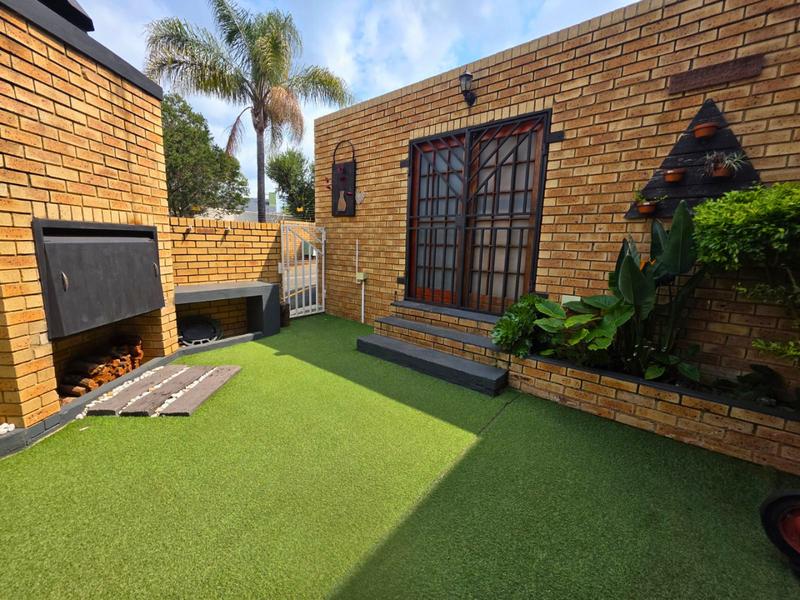 3 Bedroom Property for Sale in Birchleigh Gauteng