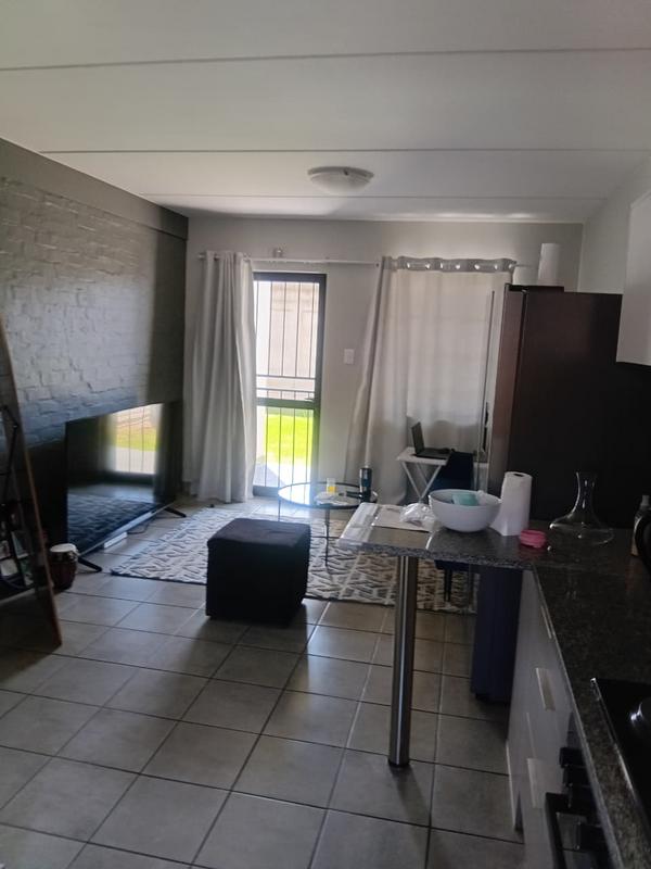 To Let 1 Bedroom Property for Rent in Alrode Gauteng