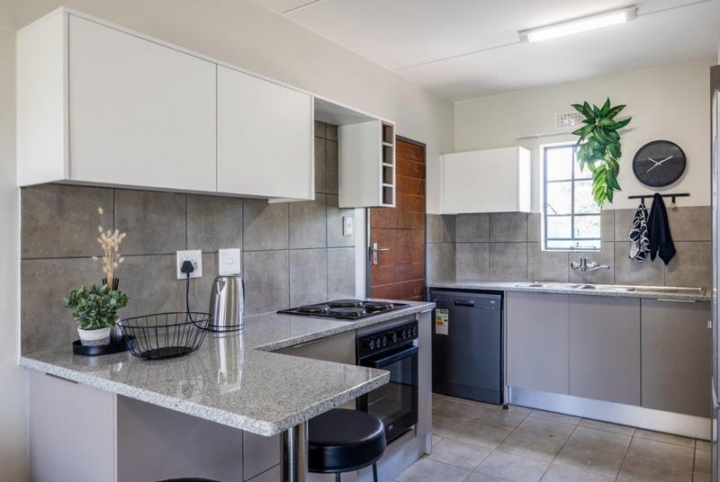 To Let 1 Bedroom Property for Rent in Alrode Gauteng