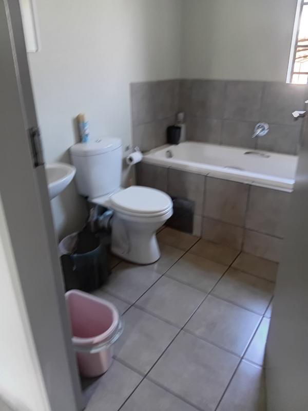 To Let 1 Bedroom Property for Rent in Alrode Gauteng