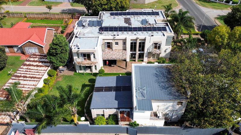 6 Bedroom Property for Sale in Christoburg Gauteng