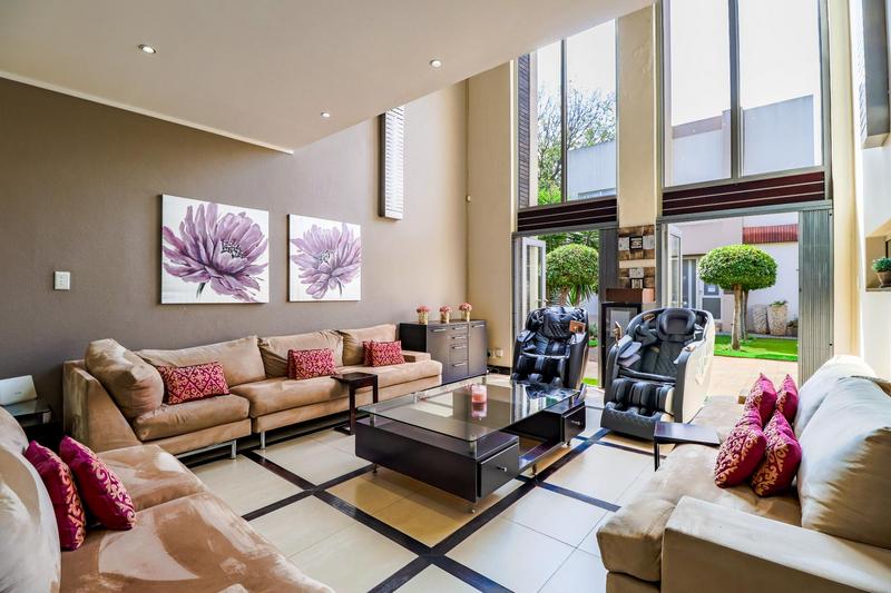 6 Bedroom Property for Sale in Christoburg Gauteng