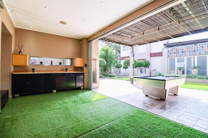 6 Bedroom Property for Sale in Christoburg Gauteng