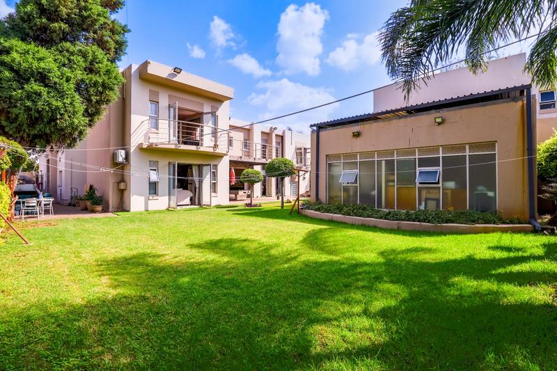 6 Bedroom Property for Sale in Christoburg Gauteng