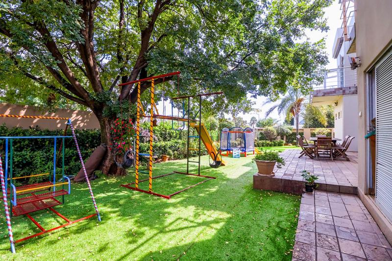 6 Bedroom Property for Sale in Christoburg Gauteng