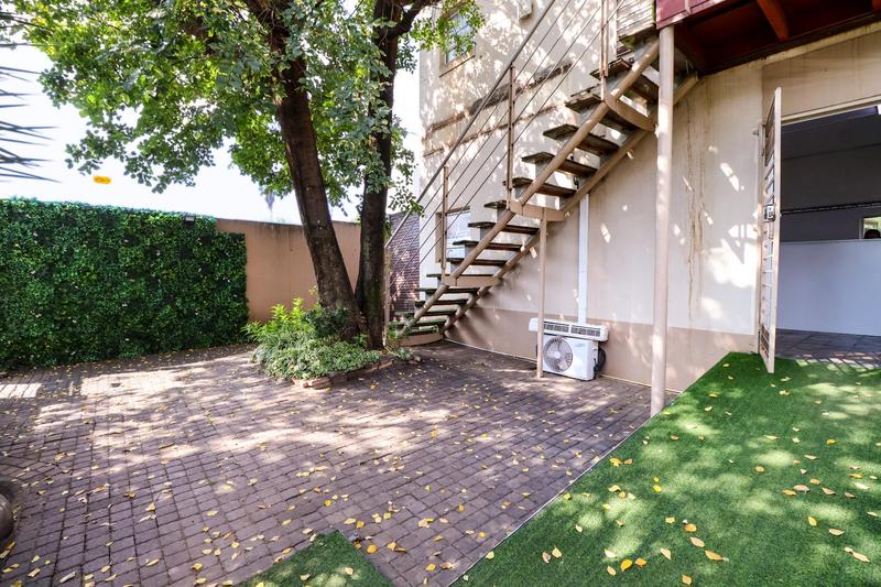 6 Bedroom Property for Sale in Christoburg Gauteng