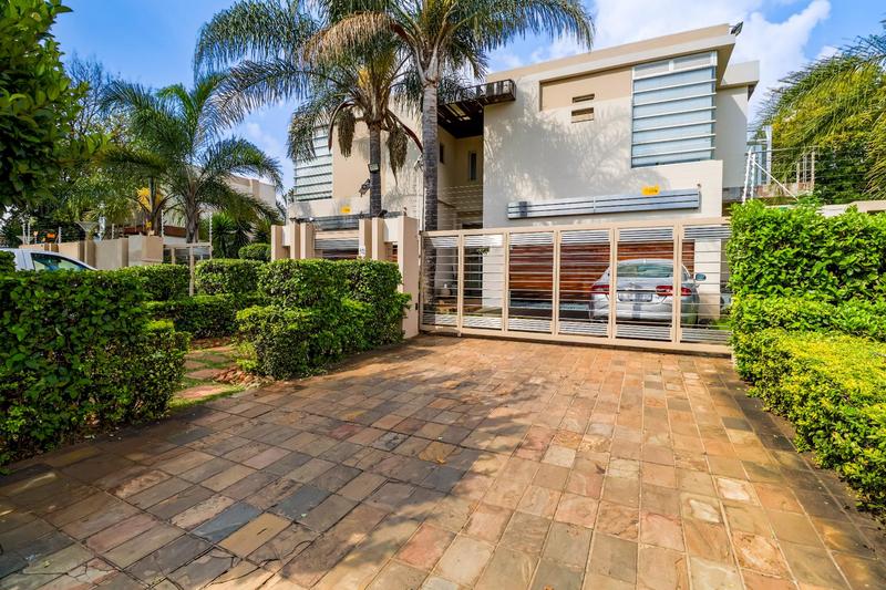 6 Bedroom Property for Sale in Christoburg Gauteng