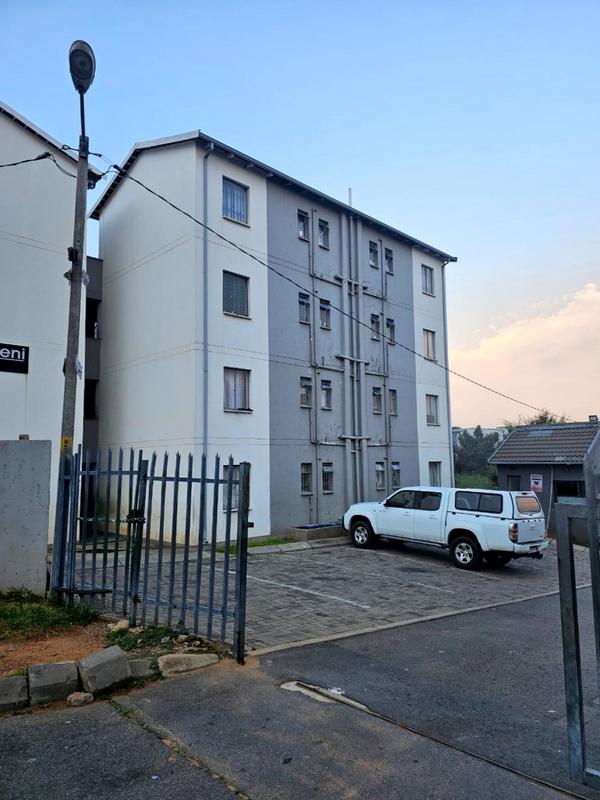 2 Bedroom Property for Sale in Fleurhof Gauteng